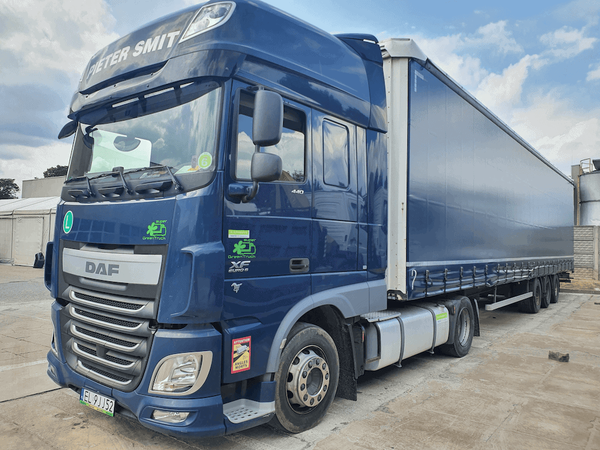 Nowe firany na naczepę – plandeki transportowe M&K